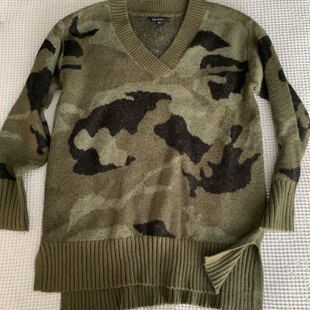 Camo sweater - Picture 1 of 1